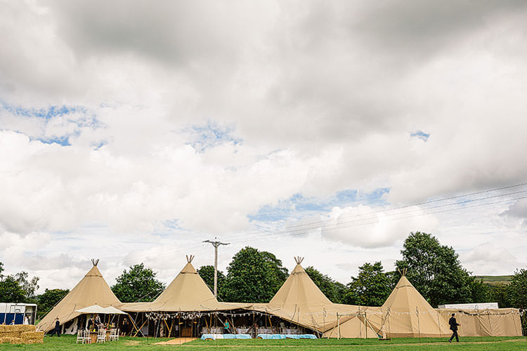 Charming Natural Countryside Tipi Wedding http://www.pauljosephphotography.co.uk/