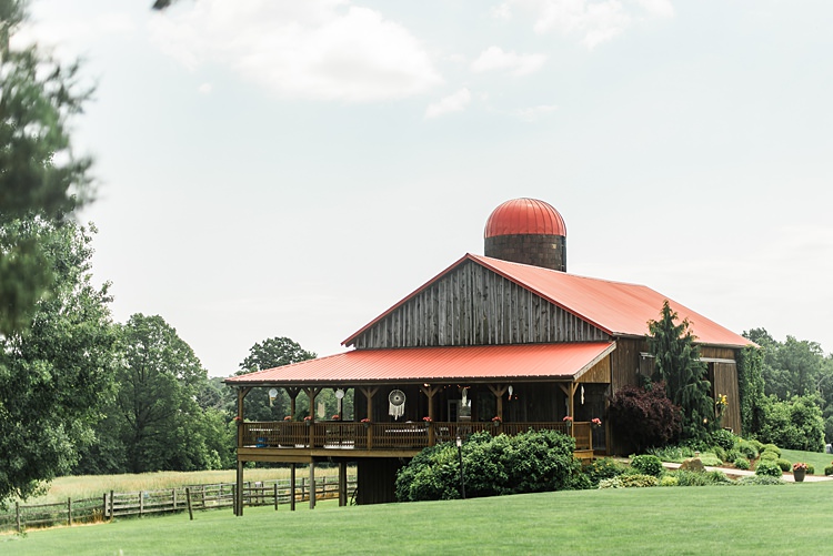 Venue Barn Colourful Bohemian Barn Wedding Pennsylvania http://www.dawn-derbyshire.com/