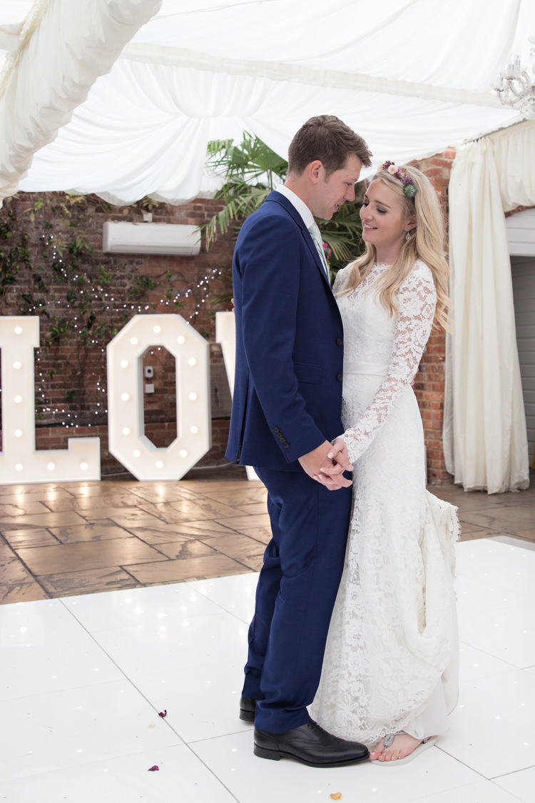Summer Festival Country Estate Wedding http://kerryannduffy.com/