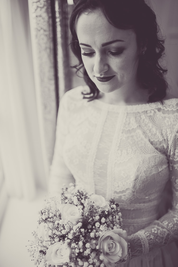 Simple Cosy Country Winter Wedding http://hayleybaxterphotography.com/
