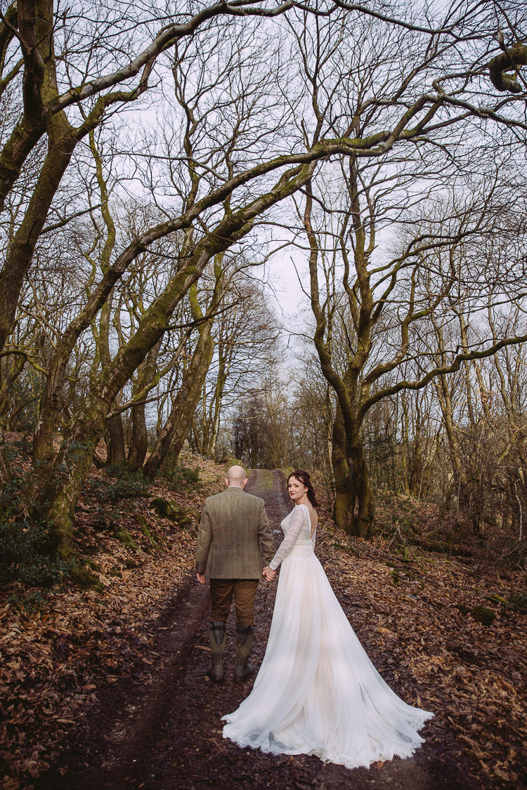 Simple Cosy Country Winter Wedding http://hayleybaxterphotography.com/
