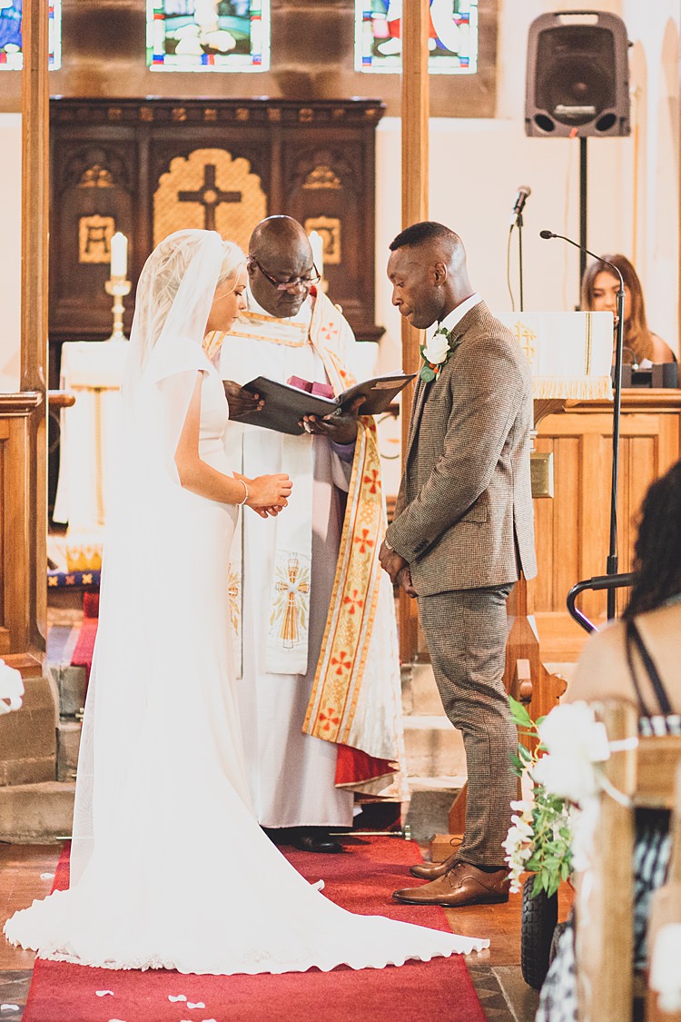 Big Stylish Outdoors Glamping Wedding https://www.jessyarwood.co.uk/