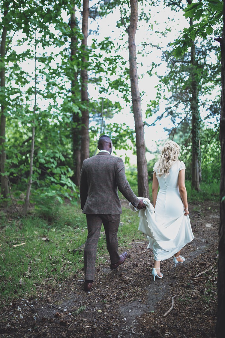 Big Stylish Outdoors Glamping Wedding https://www.jessyarwood.co.uk/