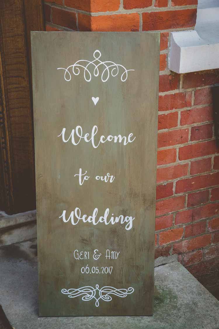 Welcome Sign Signage Wooden Modern Calligraphy Eclectic Floral Fun Wedding http://www.photographybypaloma.co.uk/