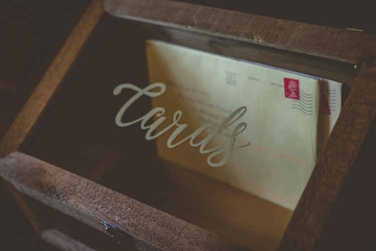 Card Box Gift Tbale Wooden Modern Calligraphy Eclectic Floral Fun Wedding http://www.photographybypaloma.co.uk/