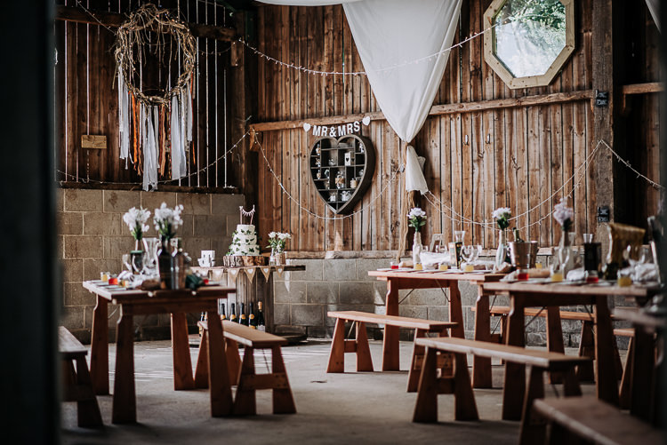 Rustic Farm Barn DIY Wedding http://www.kazooieloki.co.uk/