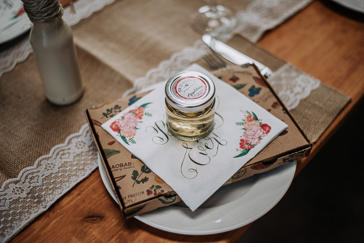 Jam Favours Place Setting Decor Rustic Farm Barn DIY Wedding http://www.kazooieloki.co.uk/