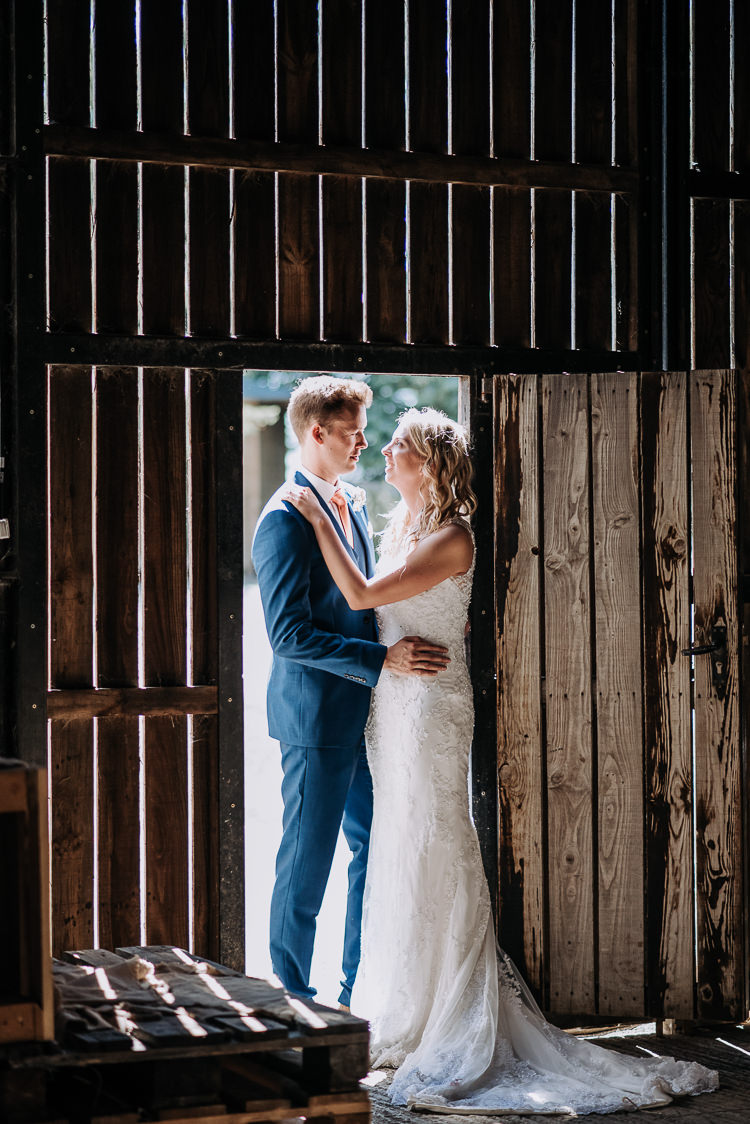 Rustic Farm Barn DIY Wedding http://www.kazooieloki.co.uk/