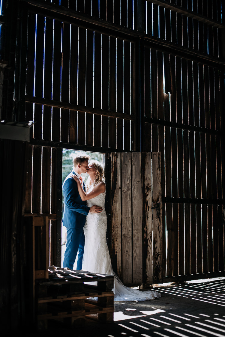 Rustic Farm Barn DIY Wedding http://www.kazooieloki.co.uk/