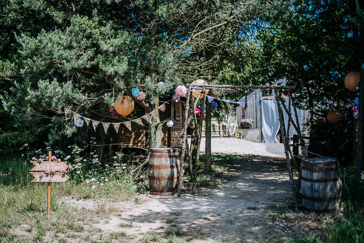 Rustic Farm Barn DIY Wedding http://www.kazooieloki.co.uk/