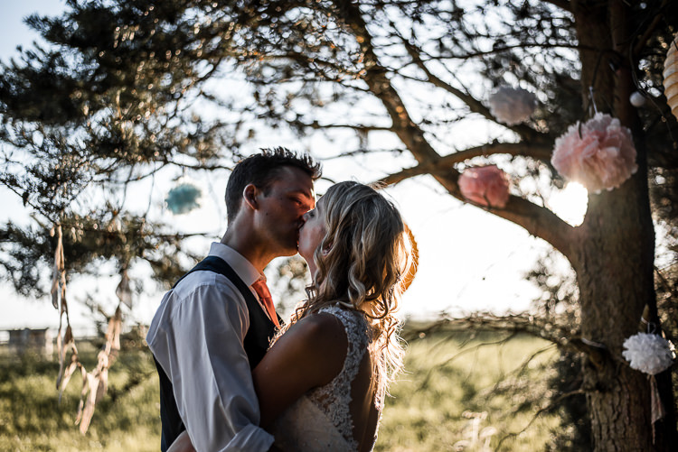 Rustic Farm Barn DIY Wedding http://www.kazooieloki.co.uk/