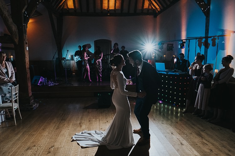 Burgundy Blush Minimal Elegant Barn Wedding http://www.rosshurley.com/