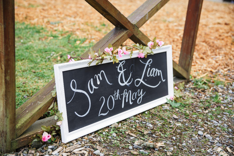 Black Chalk Board Sign Welcome Camp Festival Style Chilled Wedding http://www.memoriesmilestones.co.uk/