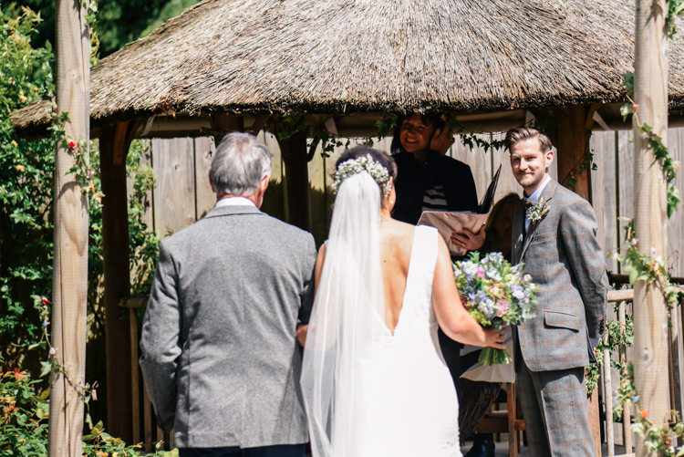 Camp Festival Style Chilled Wedding http://www.memoriesmilestones.co.uk/
