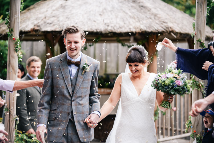 Confetti Throw Bride Groom Camp Festival Style Chilled Wedding http://www.memoriesmilestones.co.uk/