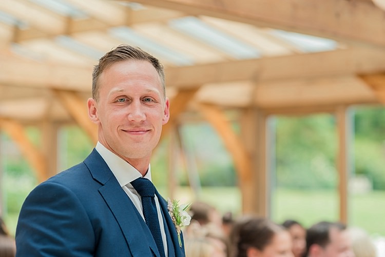 Pretty Light English Country Garden Wedding http://kerriemitchell.co.uk/