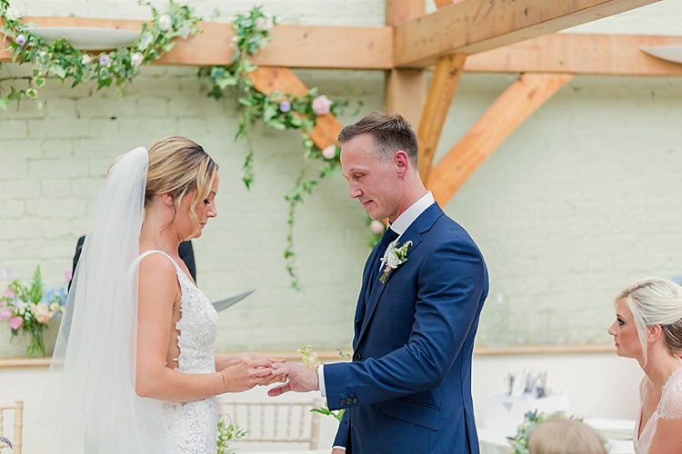 Pretty Light English Country Garden Wedding http://kerriemitchell.co.uk/