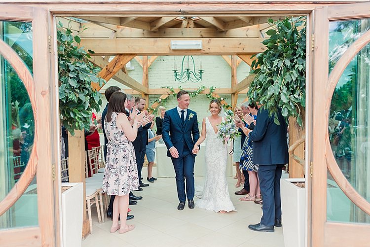 Pretty Light English Country Garden Wedding http://kerriemitchell.co.uk/