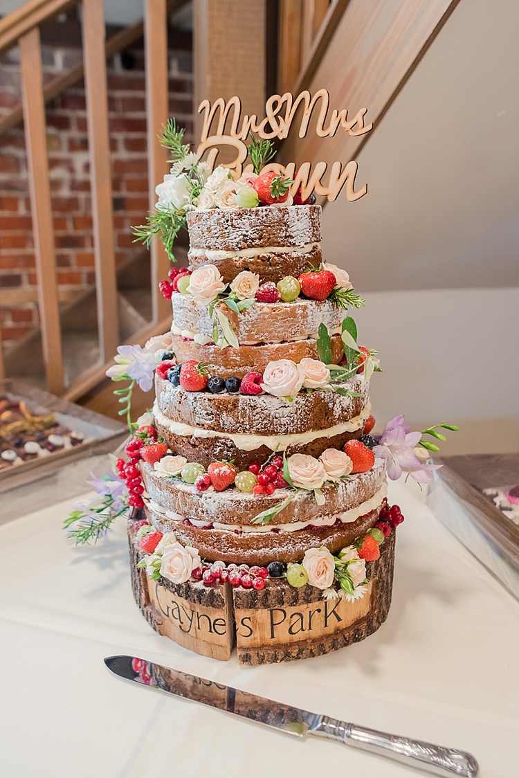 Pretty Light English Country Garden Wedding http://kerriemitchell.co.uk/