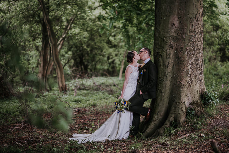 DIY Outdoor Tipi Vineyard Wedding http://www.kazooieloki.co.uk/