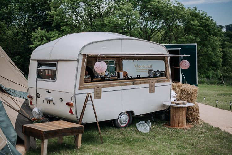 Caravan Bar DIY Outdoor Tipi Vineyard Wedding http://www.kazooieloki.co.uk/