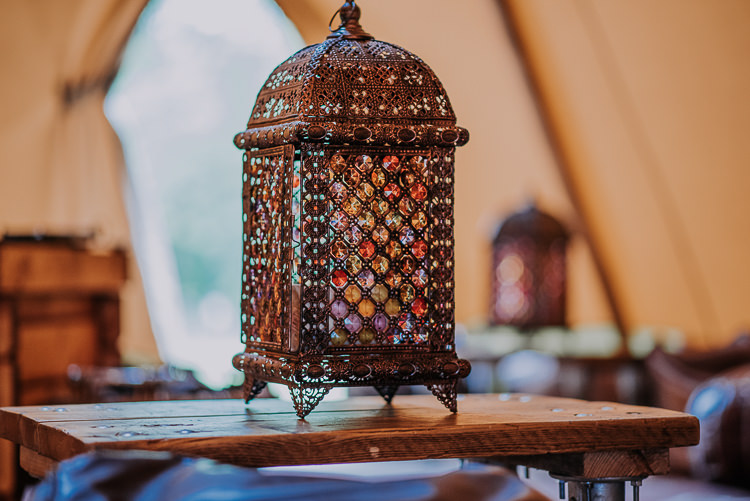 DIY Outdoor Tipi Vineyard Wedding http://www.kazooieloki.co.uk/