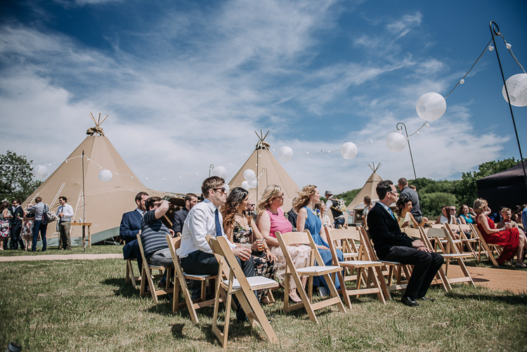 DIY Outdoor Tipi Vineyard Wedding http://www.kazooieloki.co.uk/