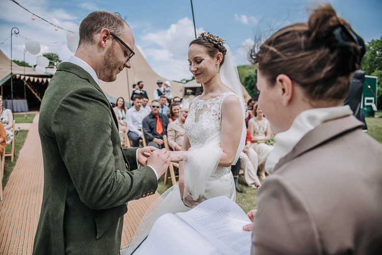 DIY Outdoor Tipi Vineyard Wedding http://www.kazooieloki.co.uk/