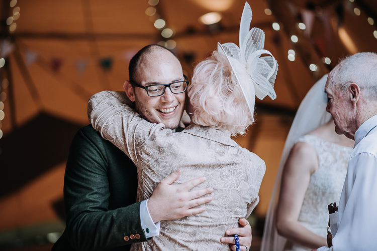 DIY Outdoor Tipi Vineyard Wedding http://www.kazooieloki.co.uk/
