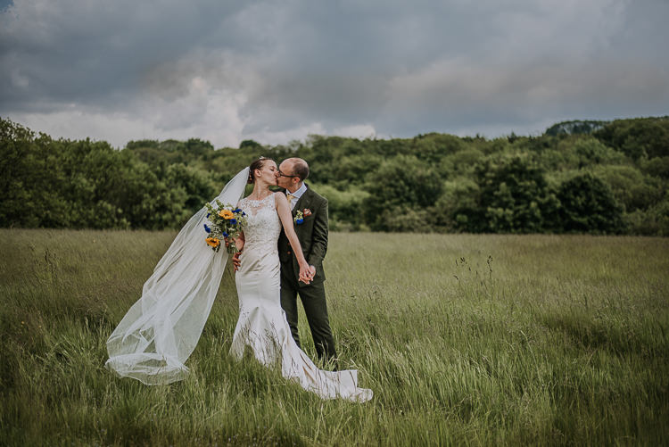 DIY Outdoor Tipi Vineyard Wedding http://www.kazooieloki.co.uk/