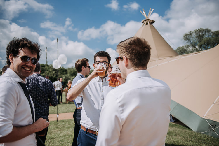 DIY Outdoor Tipi Vineyard Wedding http://www.kazooieloki.co.uk/