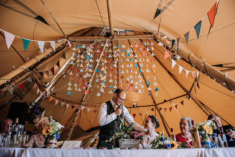 Bunting Paper Crane Origami Backdrop Top Table DIY Outdoor Tipi Vineyard Wedding http://www.kazooieloki.co.uk/