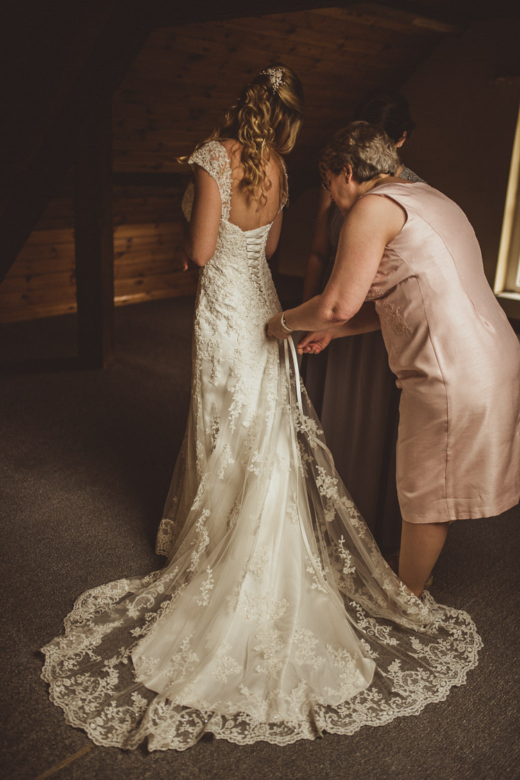 Enchanting Woods Inspired Country Wedding http://alexapenberthy.com/