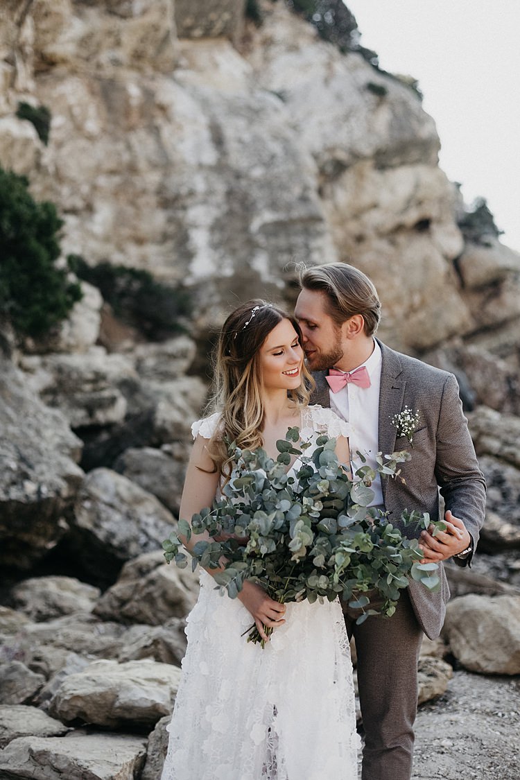 Bride Groom Bouquet Rocks Beach Whimsical Greenery Wedding Ideas Sea http://eglejo.lt/