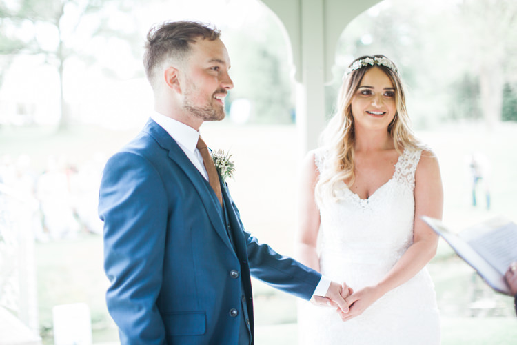 Beautifully Authentic Rustic Country House Wedding https://www.nikkismoments.com/