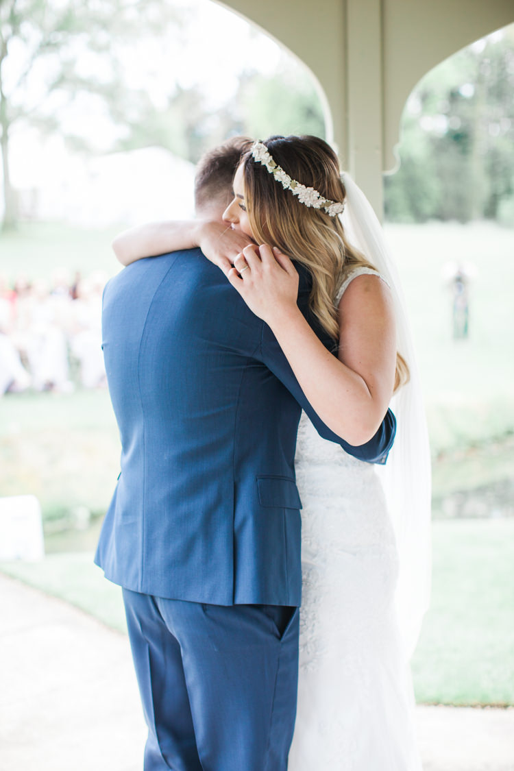 Beautifully Authentic Rustic Country House Wedding https://www.nikkismoments.com/