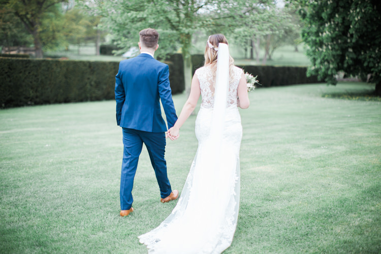 Beautifully Authentic Rustic Country House Wedding https://www.nikkismoments.com/