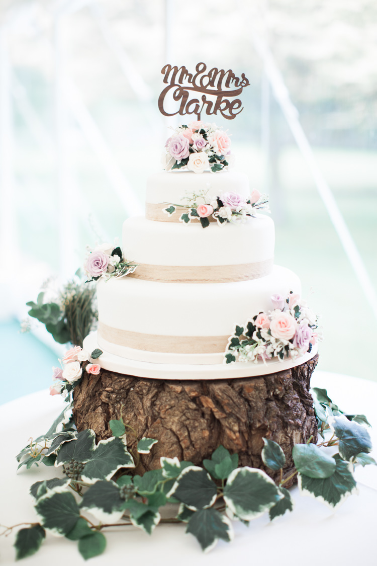 Log Stand Cake Ivy Topper Name Beautifully Authentic Rustic Country House Wedding https://www.nikkismoments.com/