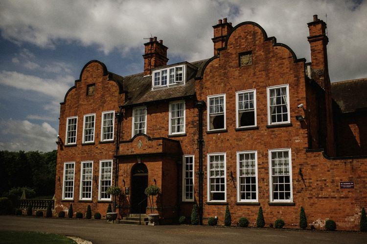 Kelham House Nottinghamshire Nostalgic Playful Greenery Floral Garden Wedding http://jesspetrie.com/