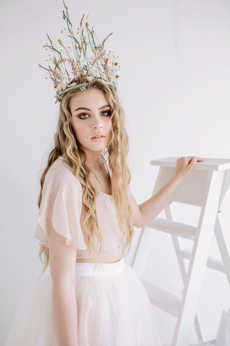 Flower Crown Bride Bridal Dried Seeds Bohemian Natural Wedding Ideas http://www.sarahjanesphotography.com/