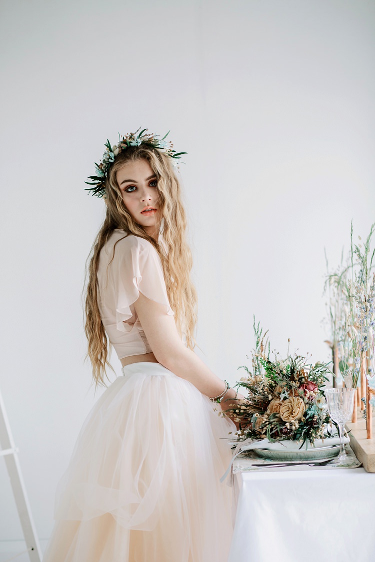 Bohemian Natural Wedding Ideas http://www.sarahjanesphotography.com/
