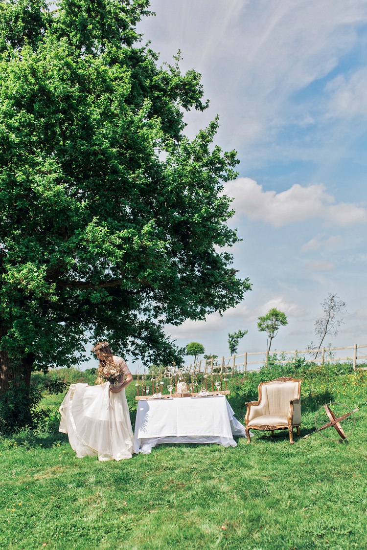 Bohemian Natural Wedding Ideas http://www.sarahjanesphotography.com/