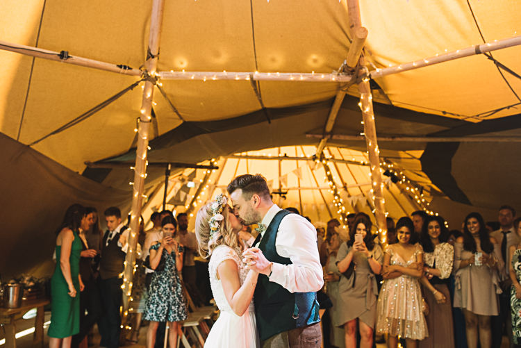 Rustic Boho Summer Tipi Wedding https://www.luciewatsonphotography.com/