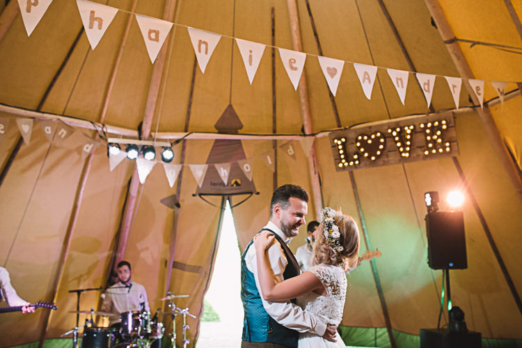 Rustic Boho Summer Tipi Wedding https://www.luciewatsonphotography.com/