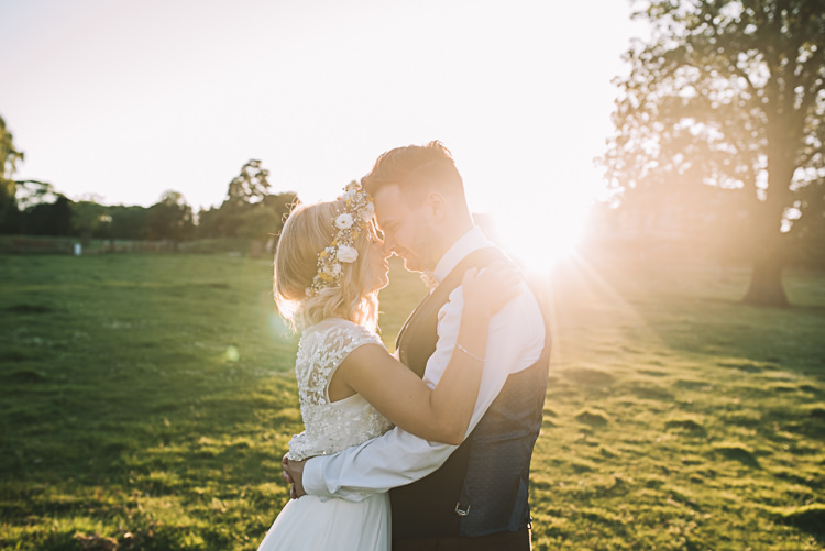 Rustic Boho Summer Tipi Wedding https://www.luciewatsonphotography.com/
