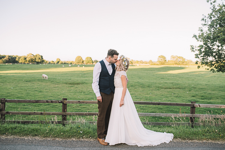 Rustic Boho Summer Tipi Wedding https://www.luciewatsonphotography.com/