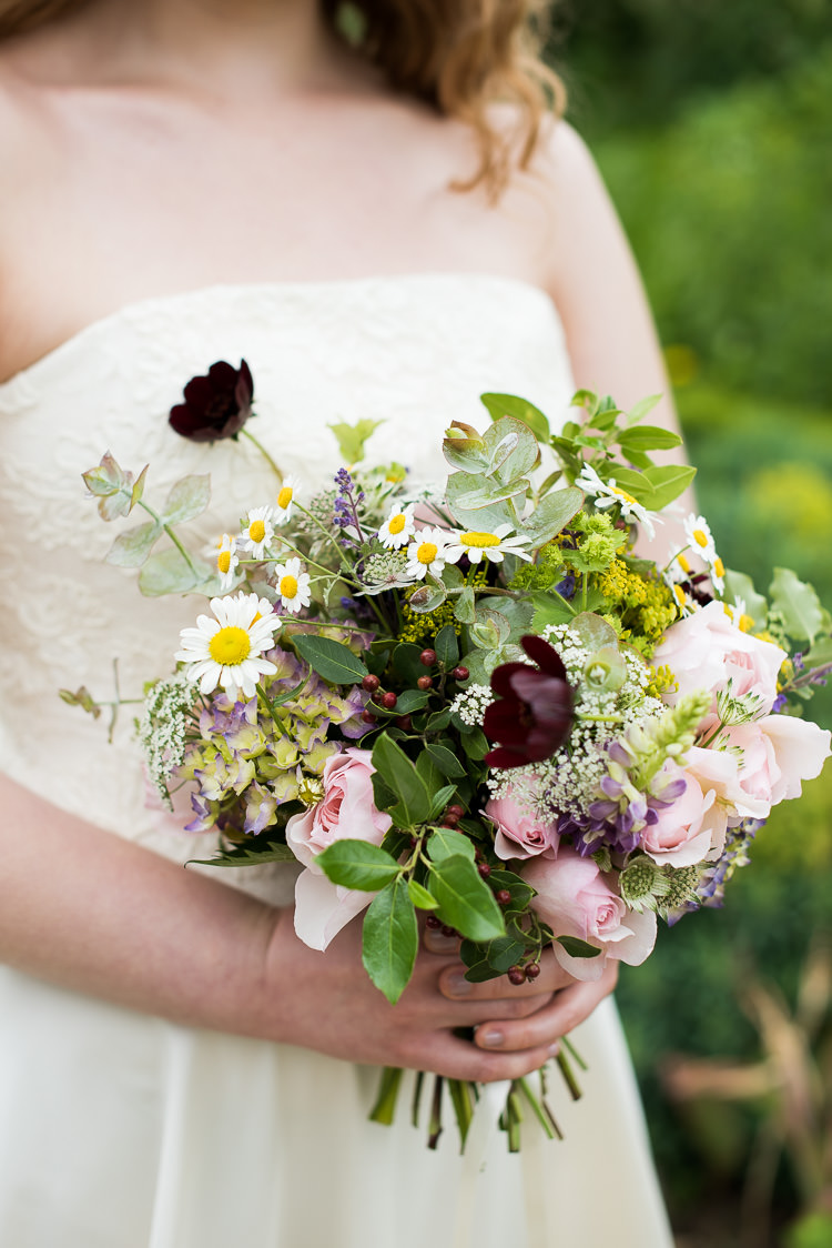 Bride Bridal Bouquet Daisy Poppy Rose Gypsophila Berries Greenery Foliage Pretty Urban Nature Wedding Ideas http://www.fionasweddingphotography.co.uk/
