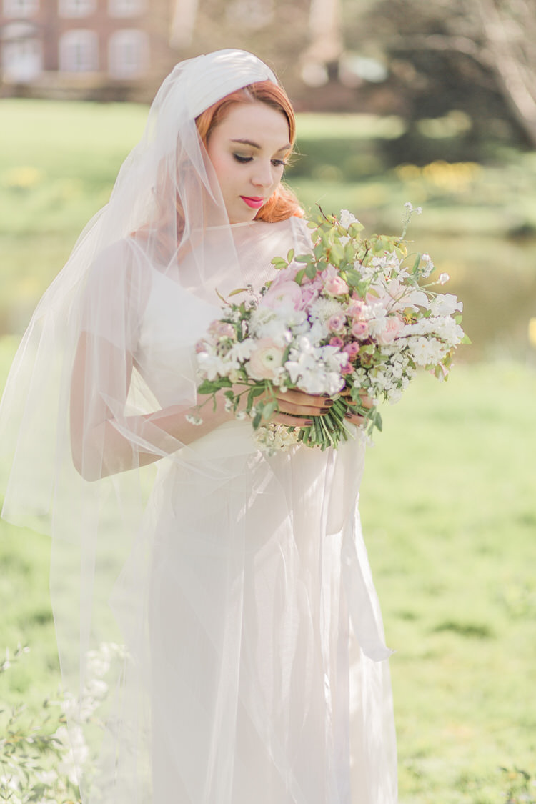 Flowers Bouquet Bride Bridal Ribbon Pretty Pink Green Rose Ranunculus Ethereal Fine Art William Morris Wedding Ideas http://jessicadaviesphotography.co.uk/