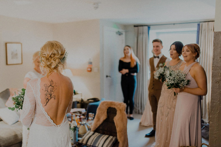 Dreamy Natural Boho Barn Wedding https://heychrisrandle.com/