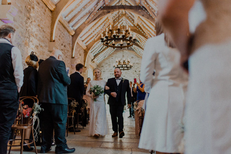 Dreamy Natural Boho Barn Wedding https://heychrisrandle.com/